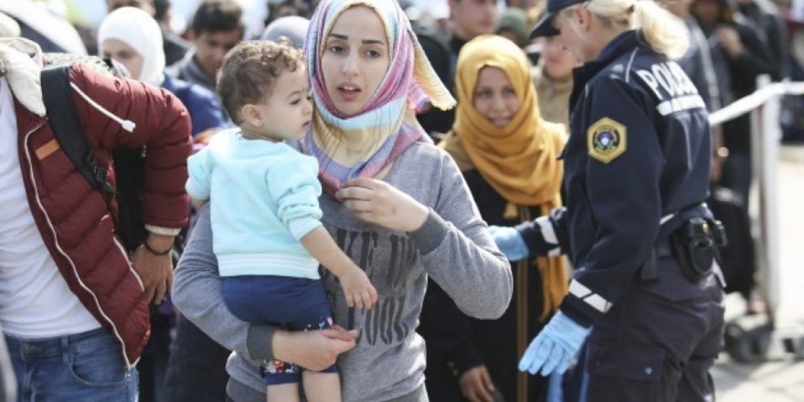 Danimarka, Suriyeli sığınmacıların oturma izinlerini iptal ediyor