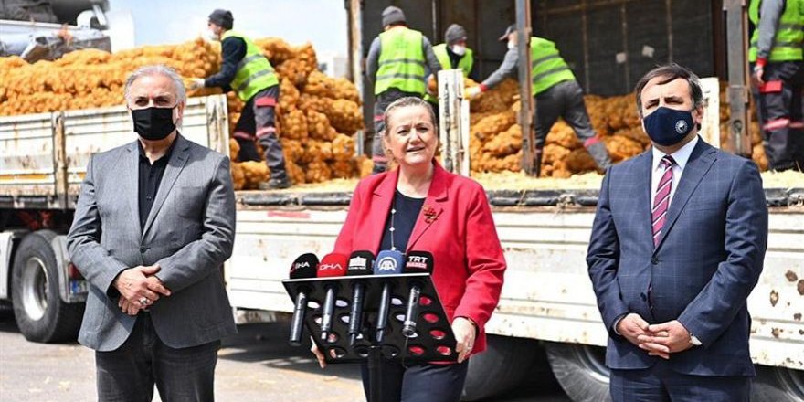 Şova dönüştürülen patates dağıtımına tepki