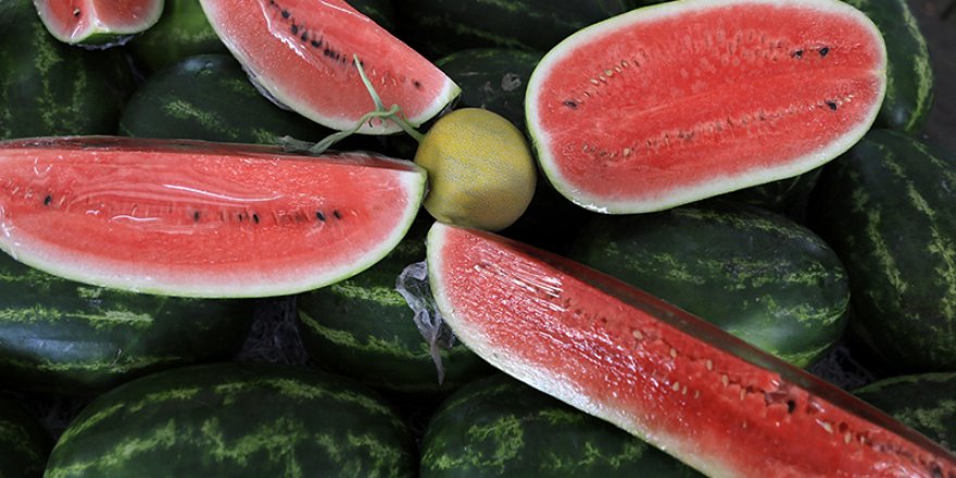 Tanesi 80 liralık karpuz, dilimle satılıyor!