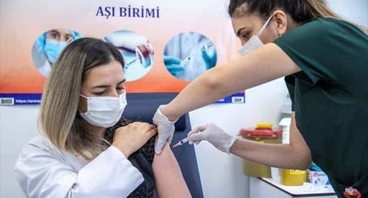 Bakan Koca: Son iki günde çok az aşı randevusu alındı