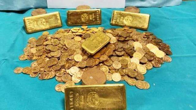 Yenilemek için satın aldıkları evdeki reçel kavanozlarından altın fışkırdı!