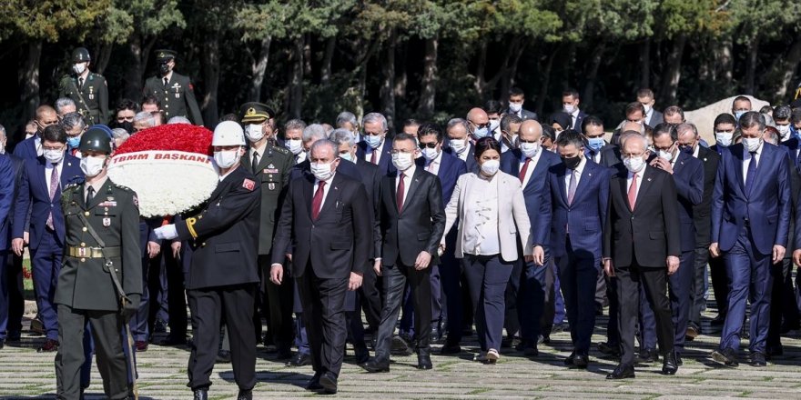 TBMM'nin 101. Açılış Yıldönümünde Devlet Erkanı Anıtkabir'deydi