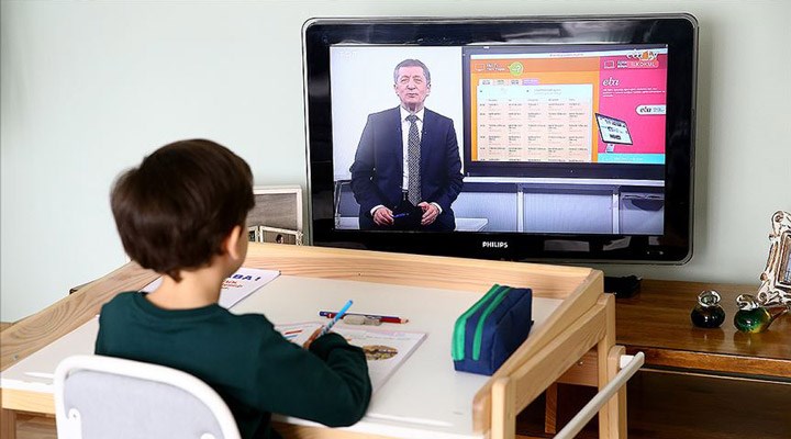 MEB, öğrencisi derse girmeyen öğretmenin ücretini kesecek