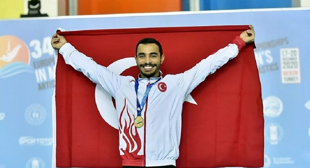 Ferhat Arıcan, Avrupa Artistik Cimnastik Şampiyonası'nda paralel bar aletinde altın madalya kazandı