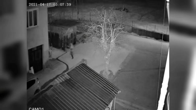 Ramazan davulcusunu kanlı çarşafla korkuttular