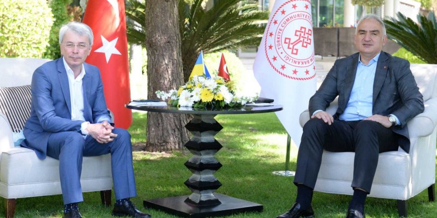 Bakan Ersoy: Müze ve Ören Yerleri Turistler İçin Açık Olacak