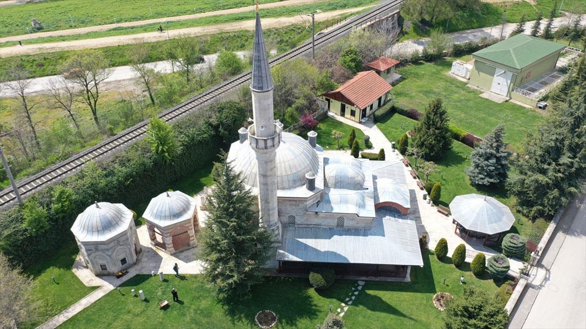 2. Murat'ın Yadigarı Dar'ül Hadis Camisi 'Çevreci' Özelliğiyle Öne Çıkıyor