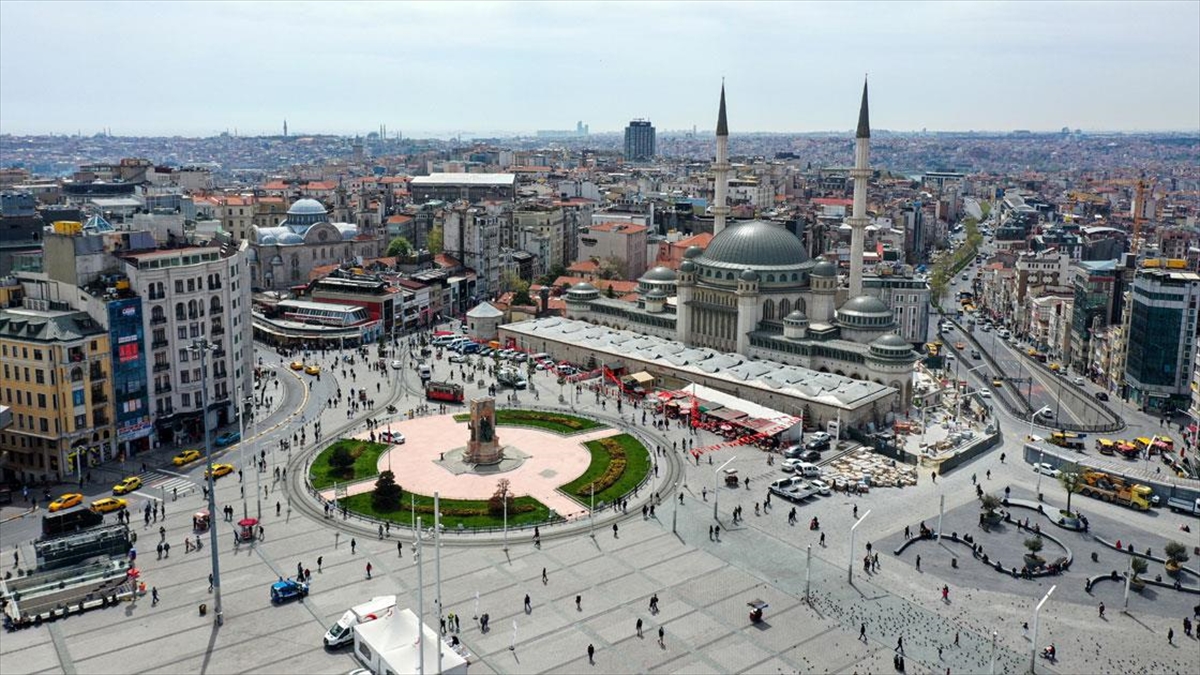 Taksim'e Yapılan Cami Açılışa Hazırlanıyor