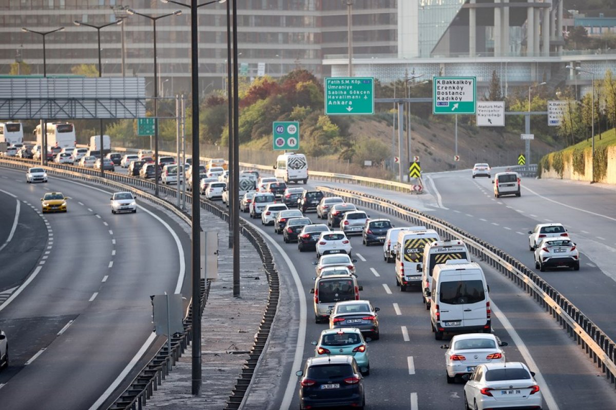 Tam kapanma öncesi İstanbul'dan kaçış başladı