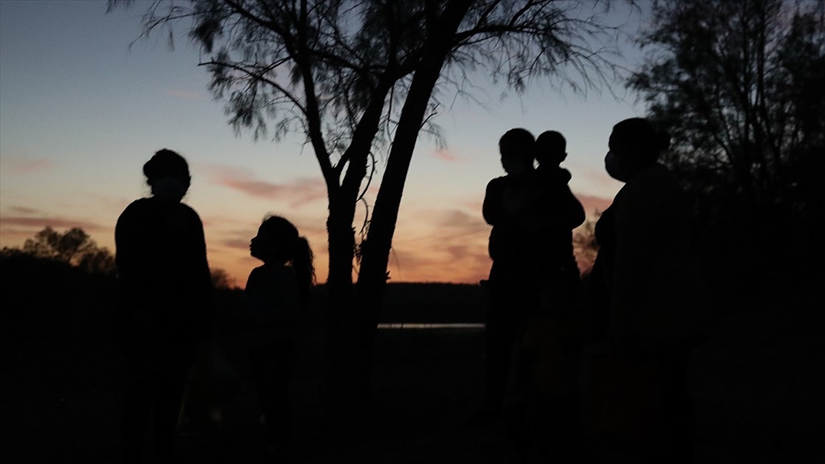 Orta Amerika Ülkelerinden Abd'ye Gitmek İçin Yola Çıkan 2 Bin Göçmenin Meksika'da Kaybolduğu Belirtildi
