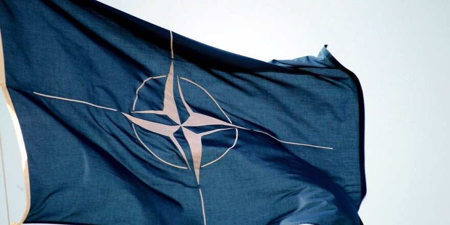 NATO, Afganistan’dan çekilmeye başladı