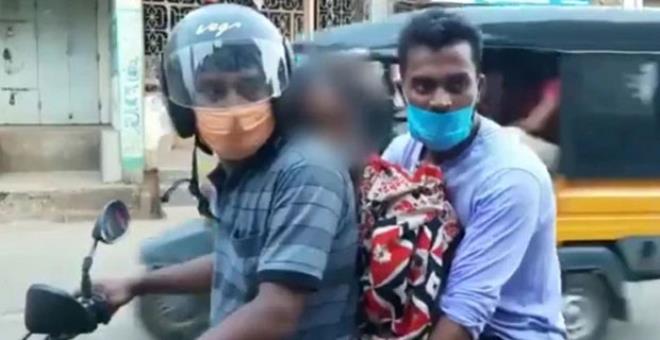 Ölen annesini motosikletle ölülerin yakıldığı yere götürdü