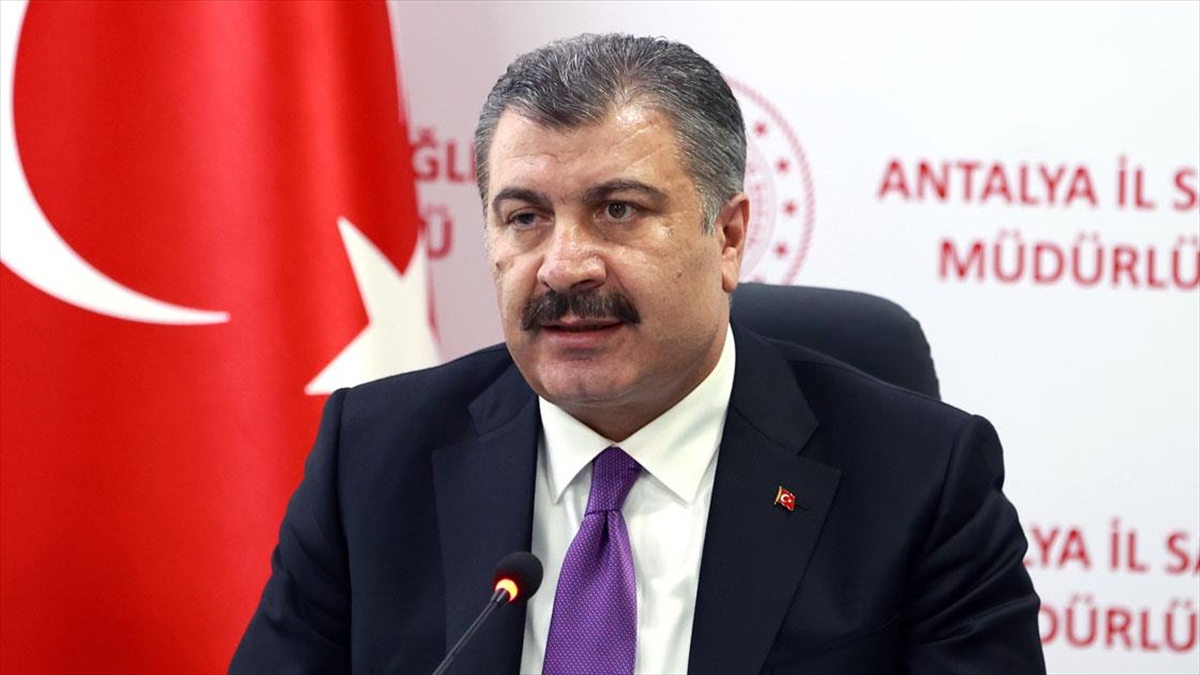 Bakan Koca: Yaz döneminde 18 yaş ve üstü tüm vatandaşlarımızı aşılamayı planlıyoruz