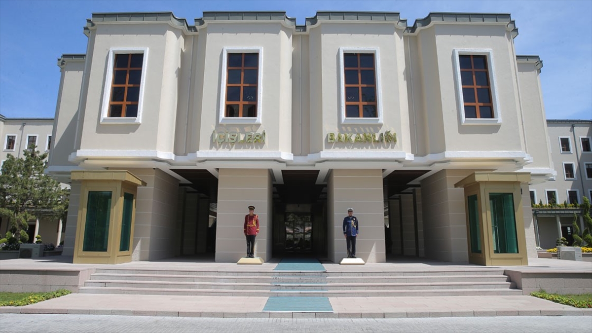 Son 24 Saatte 'E-başvuru' Ve 'Alo 199' Üzerinden 307 Bin 42 Seyahat İzin İle Çalışma Muafiyeti İzin Belgesi Verildi