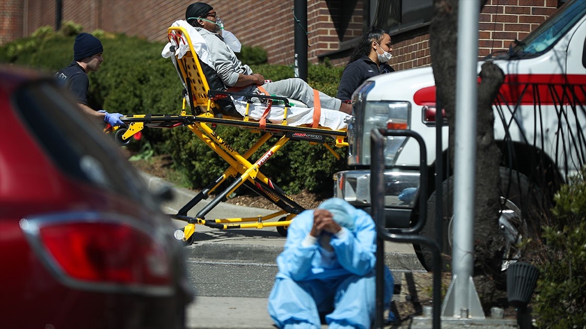 Abd'de Kovid-19 Nedeniyle Ölenlerin Sayısı 576 Bini Geçti