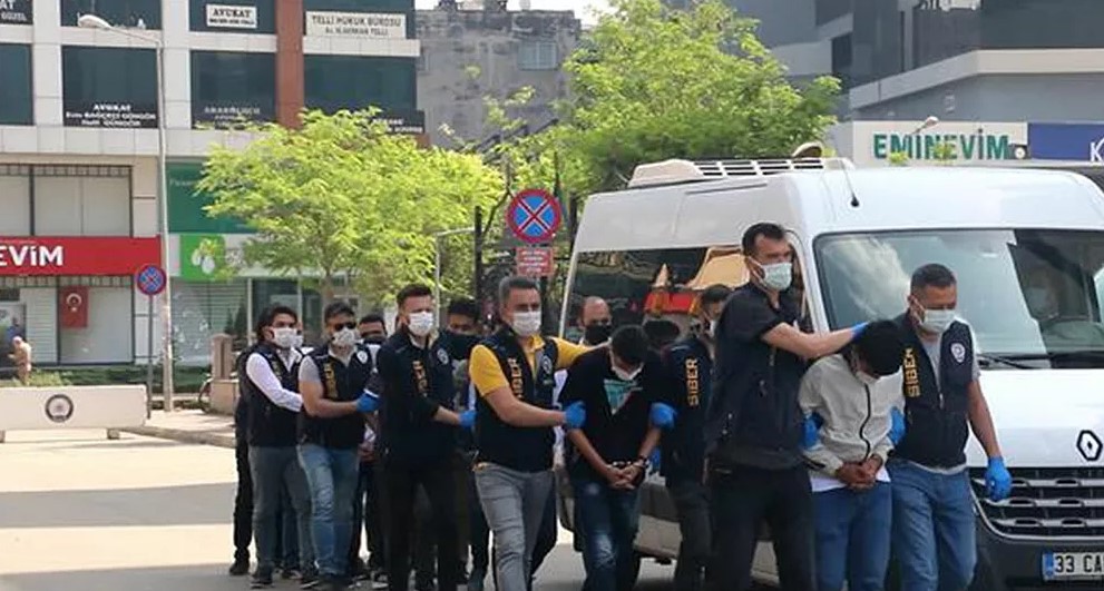 Kazanmış görünümlü sahte bahis kuponlarıyla 296 bin TL dolandırdılar