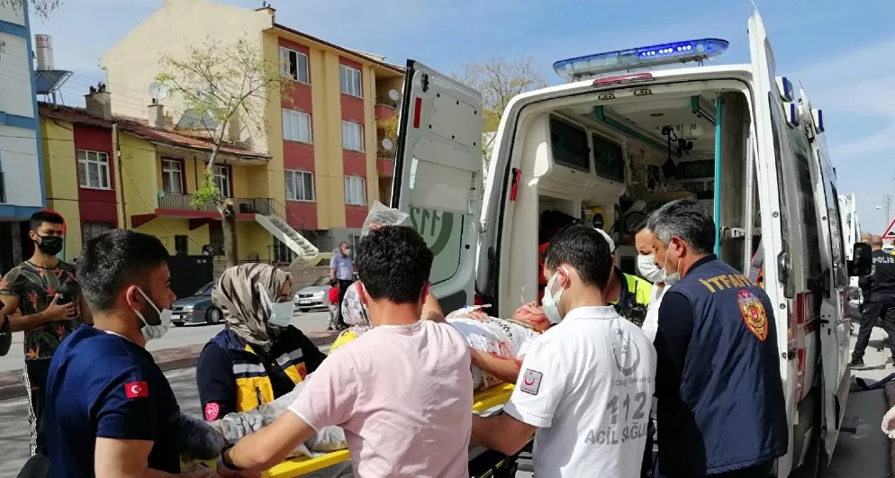 Otomobille gezintiye çıkan çocuklar kaza yaptı: 2 yaralı