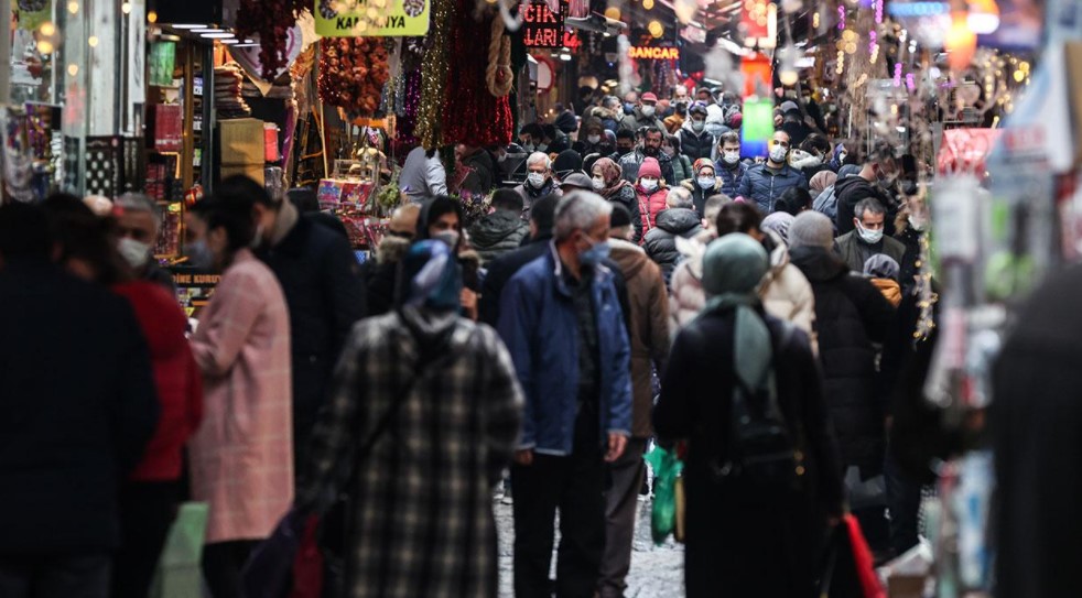 Bilim Kurulu üyesi İlhan: Hedeflenen grup aşılanırsa 29 Ekim'de rahatlarız