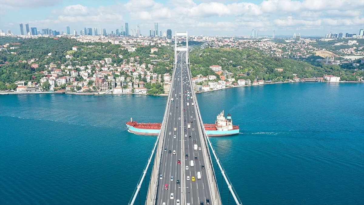 Türk Boğazlarından 3 Ayda 19 Bin 673 Gemi Geçti