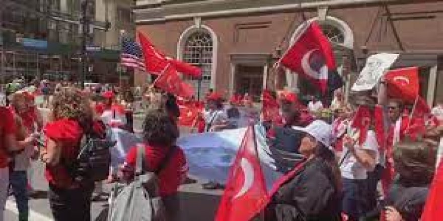 TURKLER NEWYORK SOKAKLARINDA !...