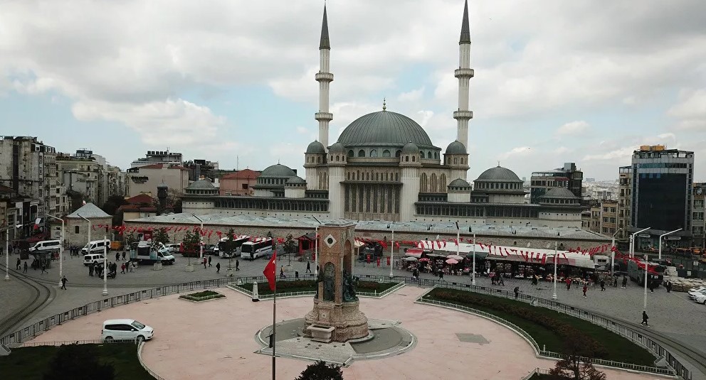 Taksim Camii'nin açılışı ertelendi