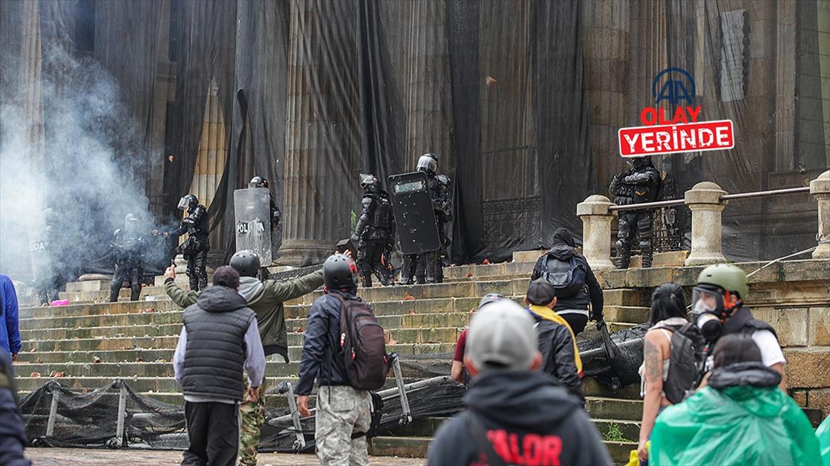 Kolombiya'da Protestocular Vergi Reformunun Getireceği Ek Yüke Tepkili