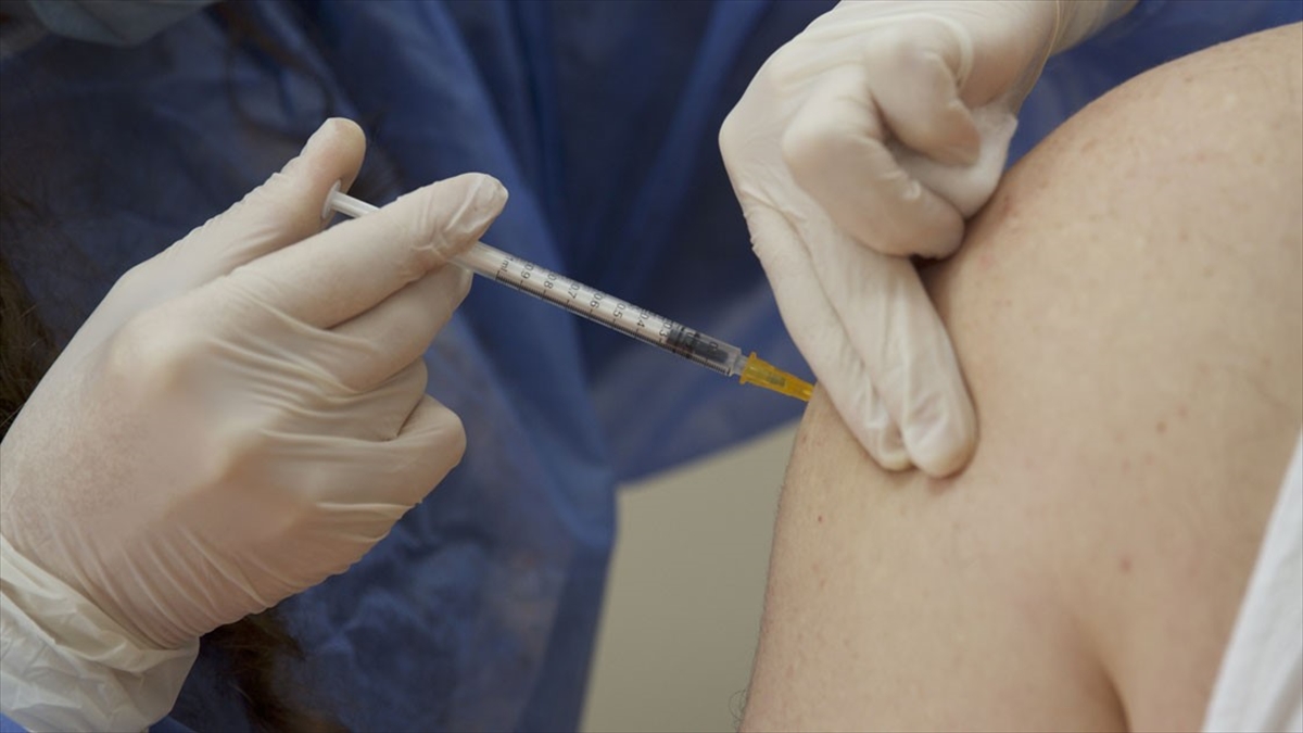 Dünya Genelinde 1,21 Milyardan Fazla Doz Kovid-19 Aşısı Yapıldı