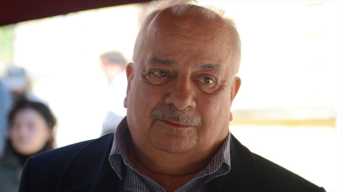 Sinemanın Ve Tiyatronun Duayen Oyuncularından Zeki Alasya, Vefat Yıl Dönümünde Anılıyor