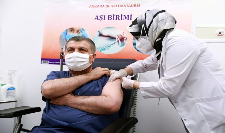 Koca: Yaz döneminde 18, belki de 16 yaş üstü herkesi aşılayabiliriz