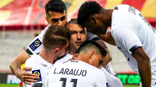 Burak Yılmaz Lille'i sırtladı, şampiyonluğa koşuyor