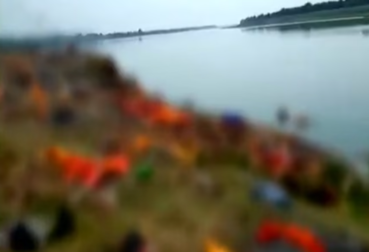 Dehşete düşüren manzara! Hindistan'da ölüler Ganj nehrine atılıyor