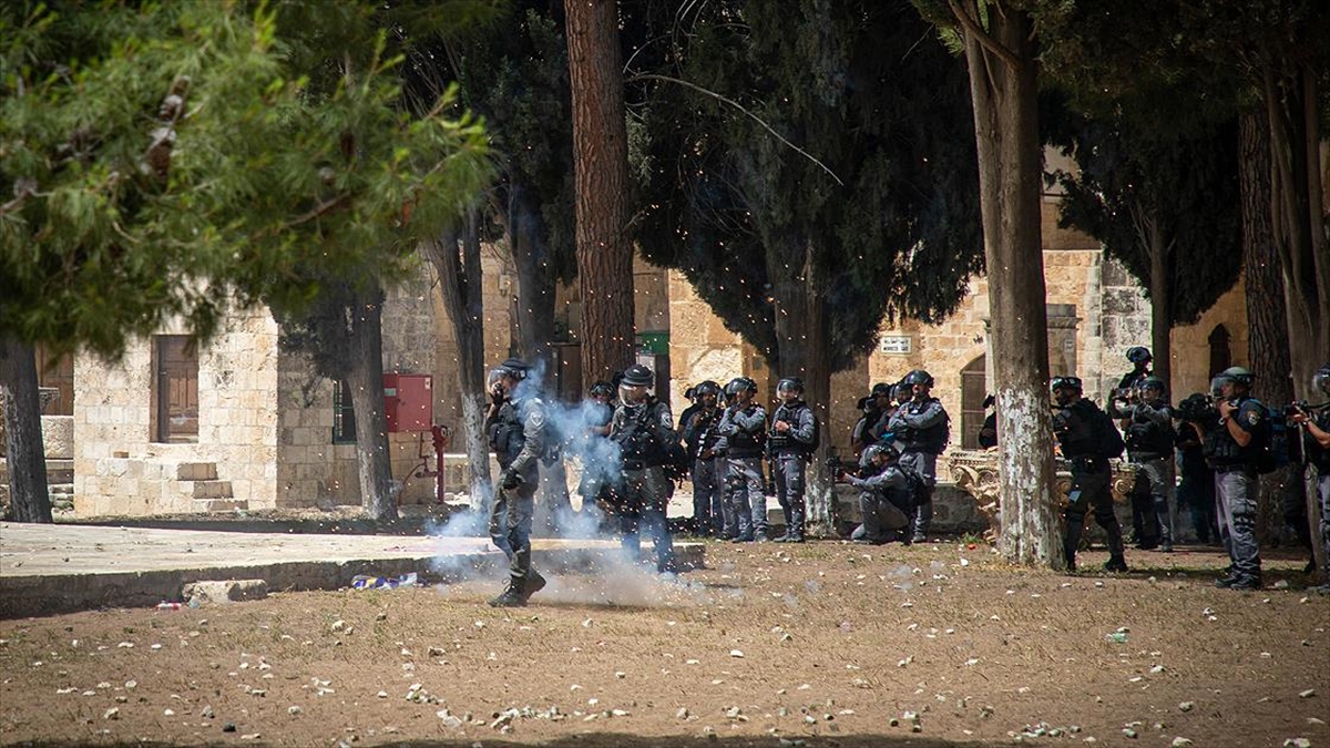 Mescid-i Aksa'ya Destek Gösterilerine Katılan 98 İsrail Vatandaşı Filistinli Gözaltına Alındı