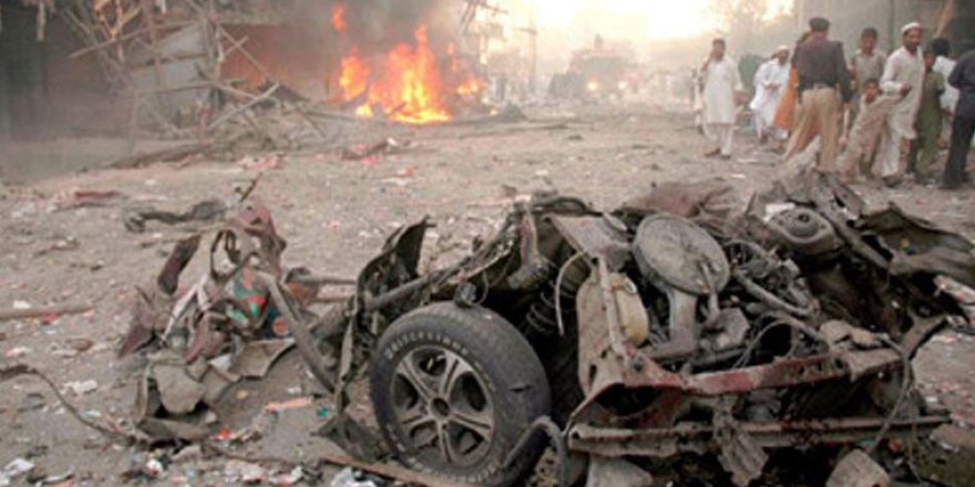 Afganistan'da camiye bombalı saldırı: 12 ölü