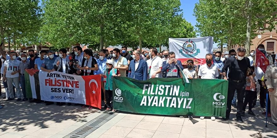 Hacı Bayram Veli Camii avlusunda İsrail protestosu