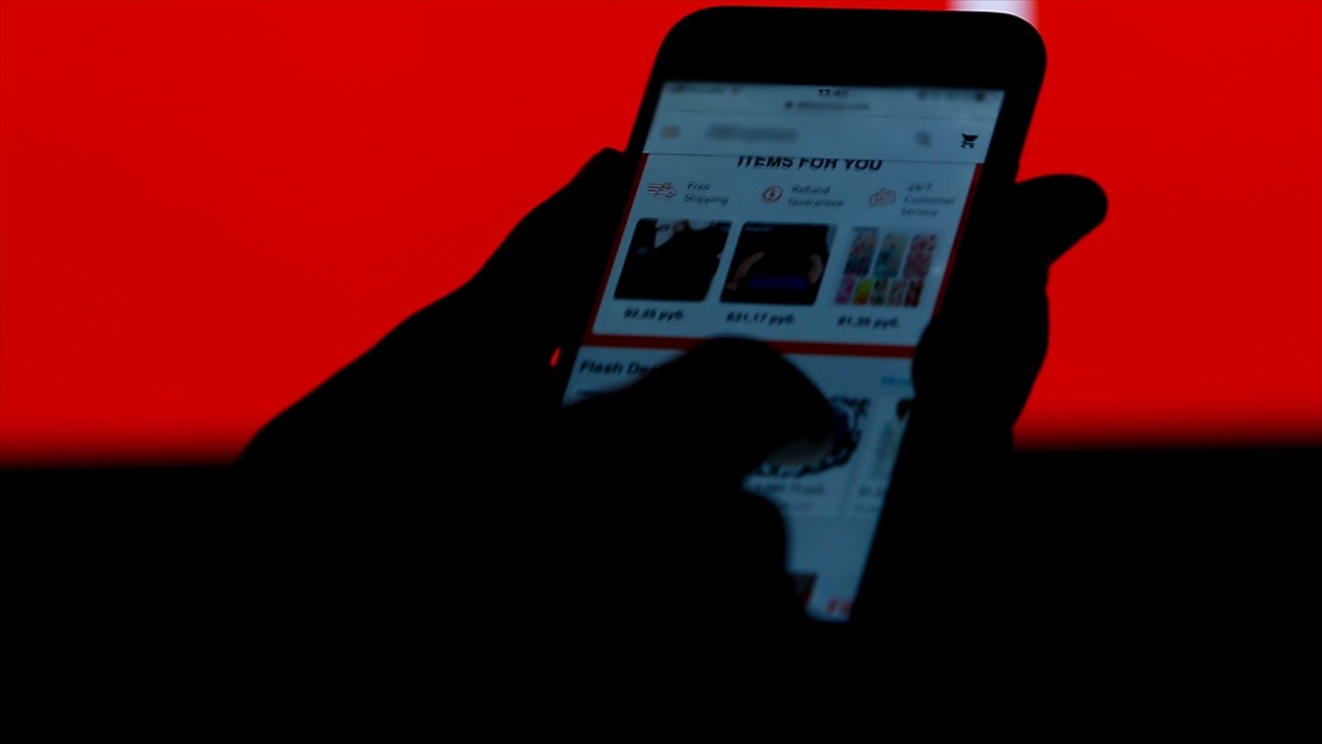 İnternetten Alışverişte Tüketiciler 'Mobil Uygulamaları' Tercih Etti