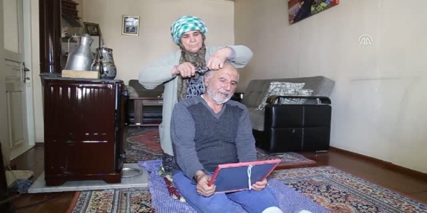 32 Yıldır Eşi Tıraş Ediyor