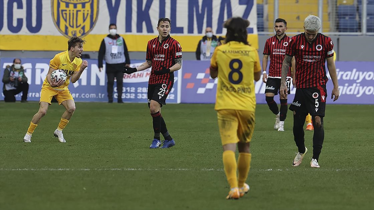 Başkent Futbolu 'Küme Düştü'