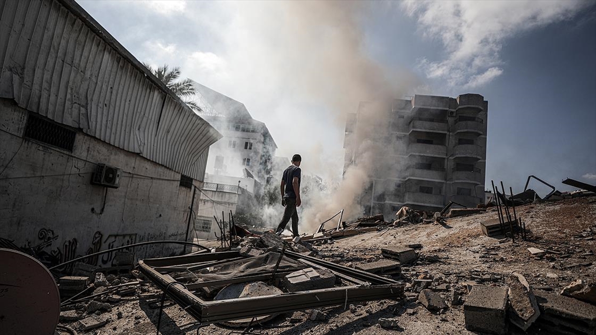 Gazze Belediyesi: İsrail 40 Cadde Ve Kavşağı Kullanılamaz Hale Getirdi