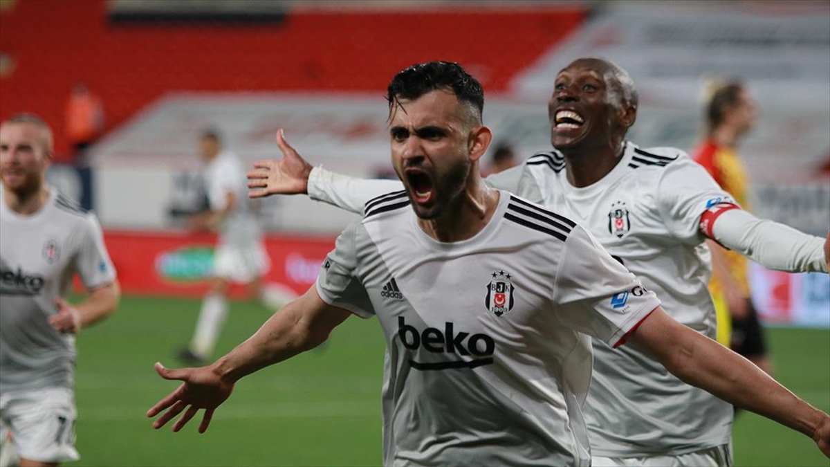 Beşiktaş, Ghezzal ile 3+1 yıllık sözleşme imzaladı