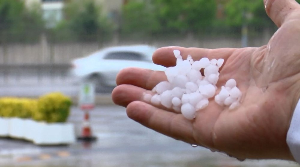 İstanbul'da dolu sürprizi