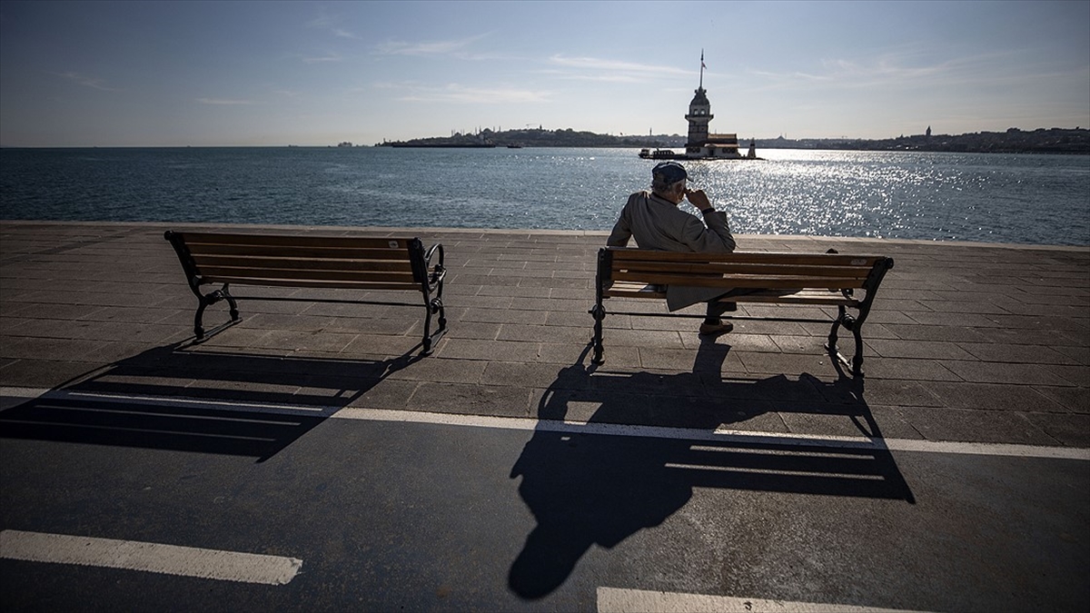 65 Yaş Ve Üzerindeki 8 Milyon Kişiden 2 Doz Kovid-19 Aşısını Yaptıranlar 'Normal' Hayata Dönecek