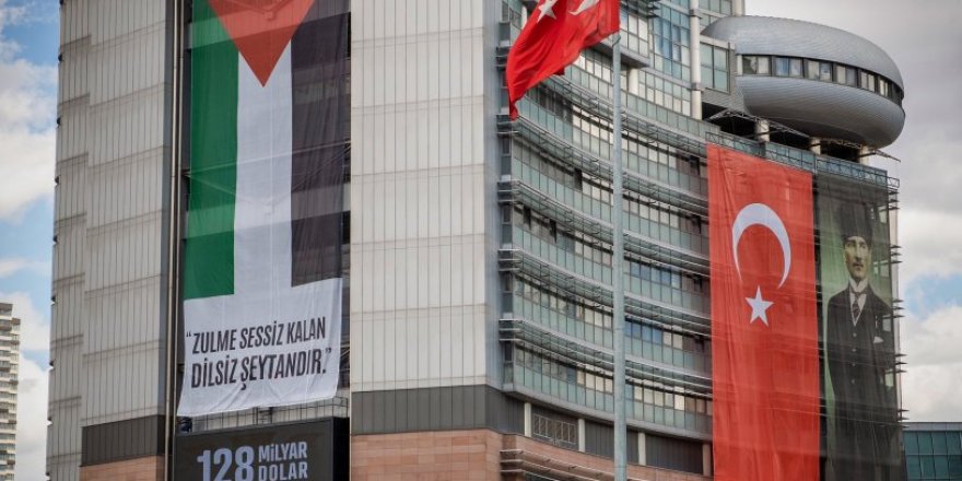 CHP Genel Merkezi'ne Filistin Bayrağı Asıldı!
