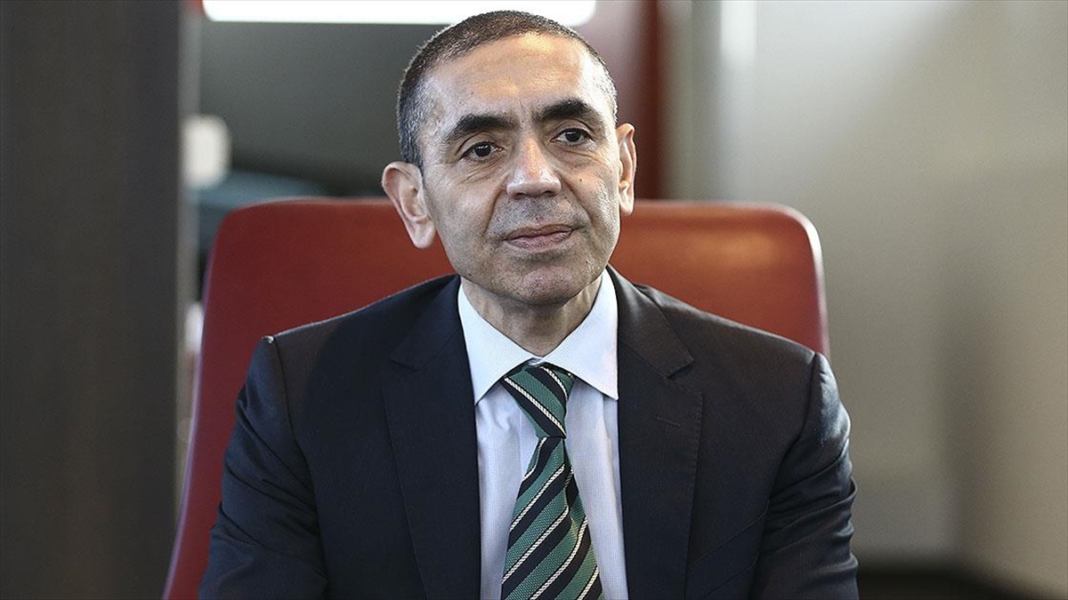 Uğur Şahin: BioNTech aşısı Delta varyantına karşı halen koruyor