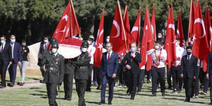 19 Mayıs'ın 102. yılında Ata'nın huzurunda
