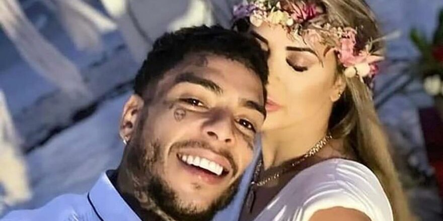 Eşini aldatırken basılan şarkıcı hayatını kaybetti!