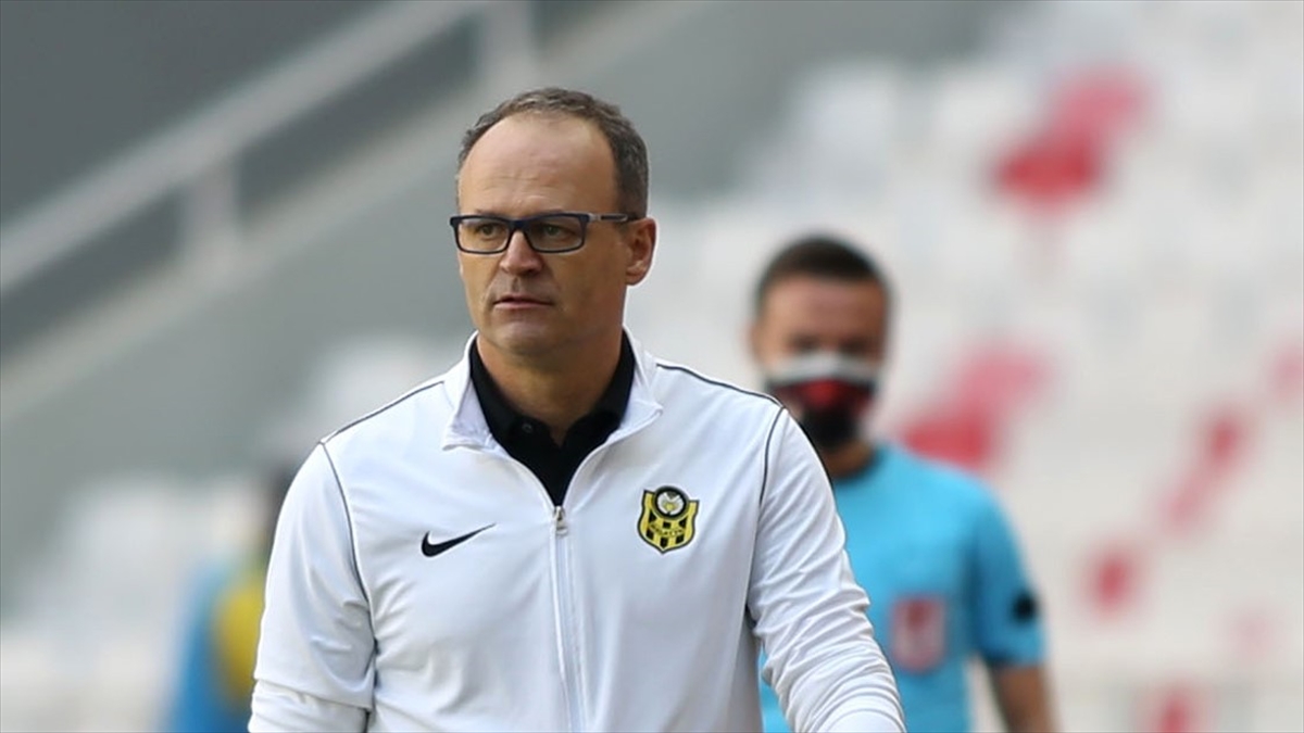 Yeni Malatyaspor Teknik Direktör İrfan Buz İle 1 Yıllık Sözleşme İmzaladı