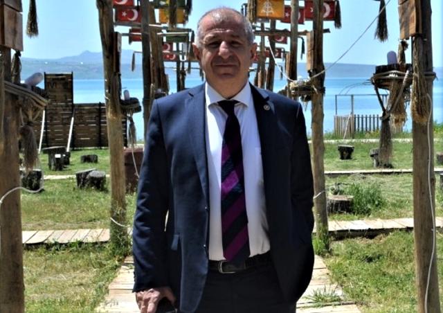 İstanbul Milletvekili Ümit Özdağ partisinin ismini verip, kuruluş tarihini ilan etti