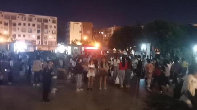 Çin'de 7,3 büyüklüğünde deprem! Yıkılan binalar var