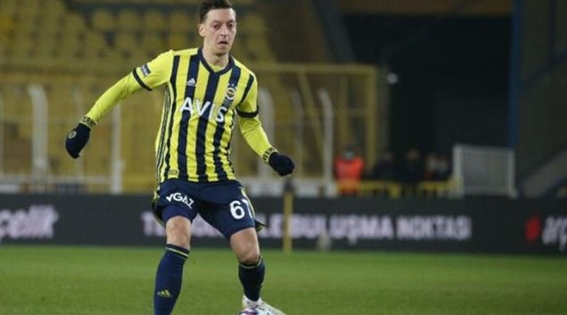 Mesut Özil, Fenerbahçe'nin yeni kaptanı oluyor