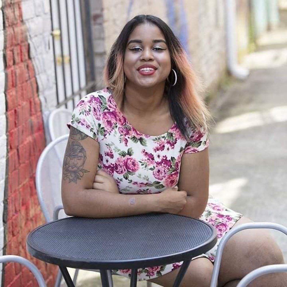 Acımasız eleştirilere rağmen görünüşüyle barışık yaşıyor